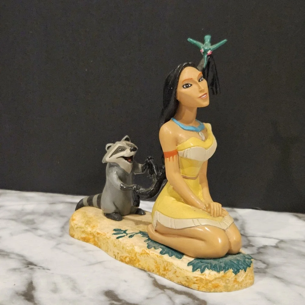 Vintage Disney Pocahontas Figurines Set Of 2 John Smith‎ Meeko Flit